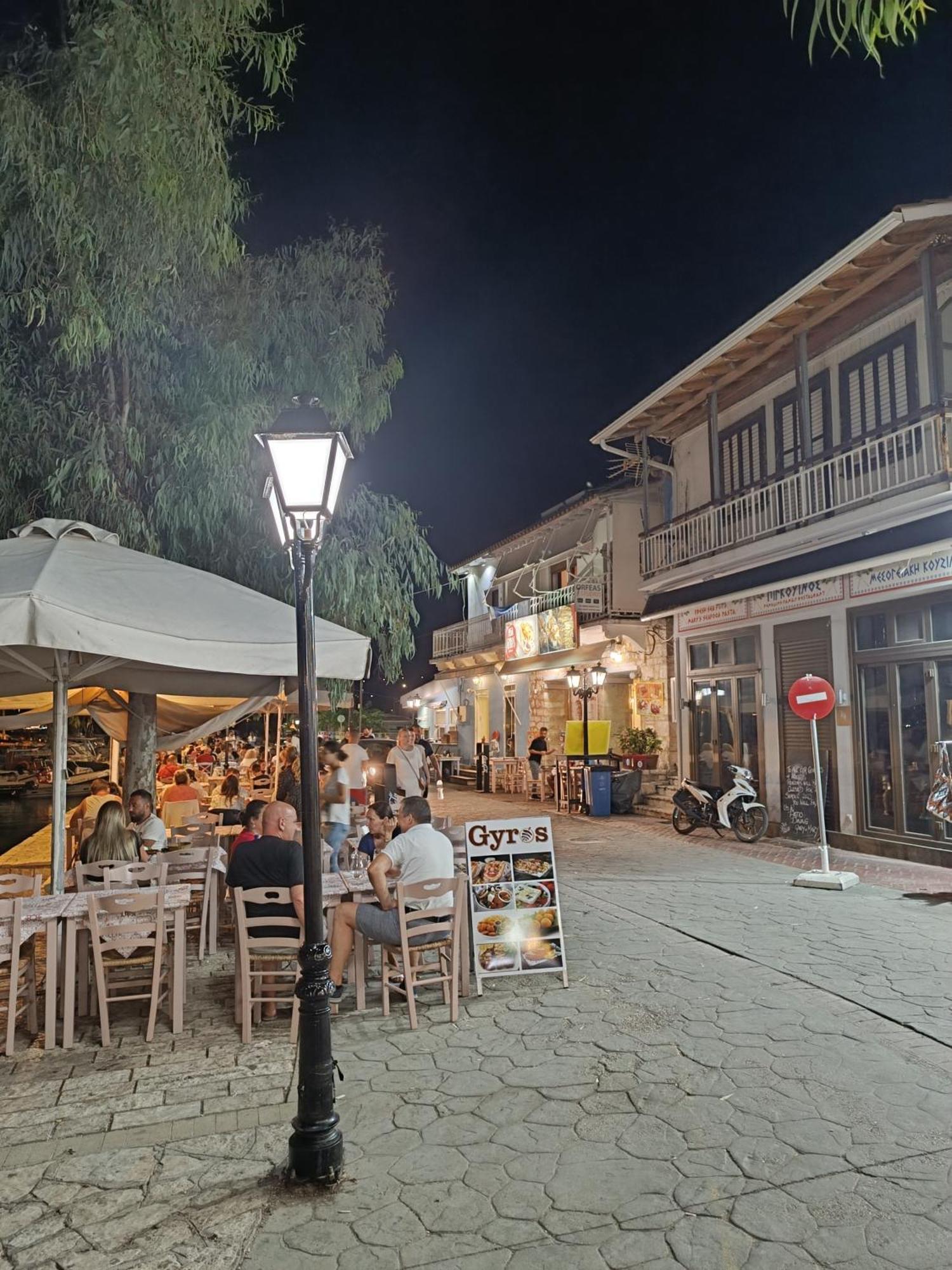 Appartamento Politis' Wooden House Vassiliki Esterno foto